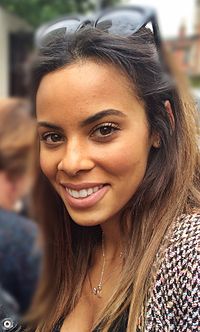 How tall is Rochelle Humes?